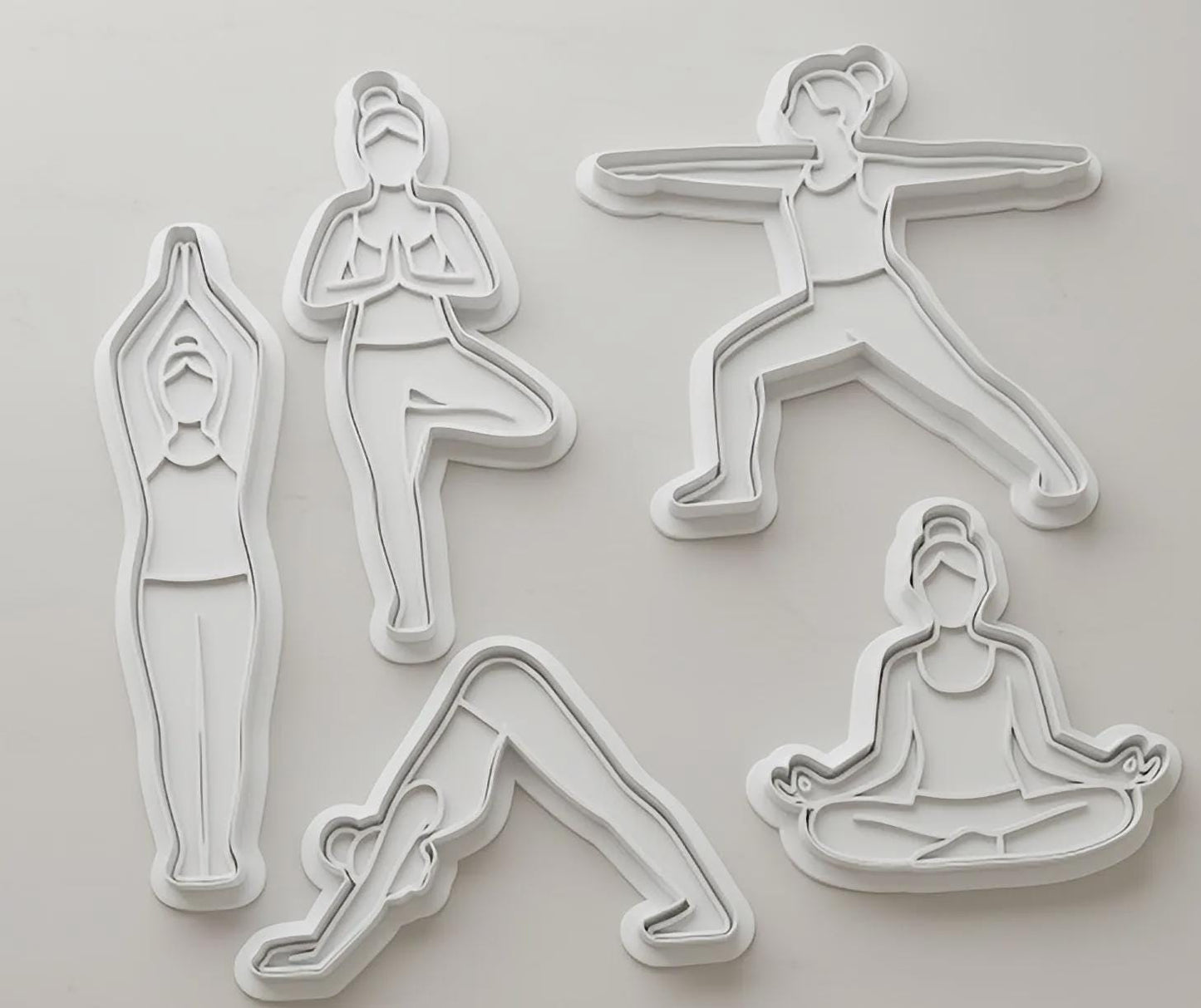 Set di formine per biscotti Yoga — 5 pose in rilievo, meditazione