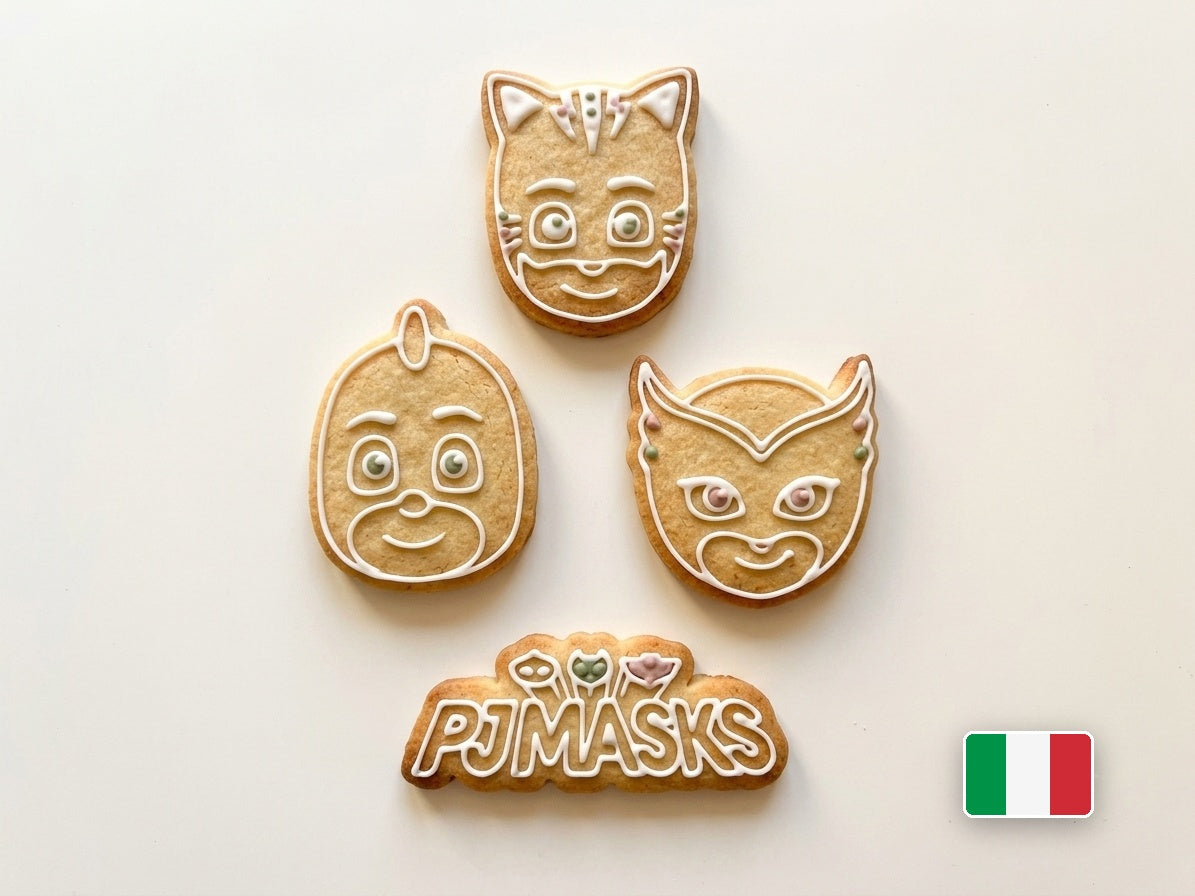 Biscotti PJ Masks decorati con ghiaccia colorata